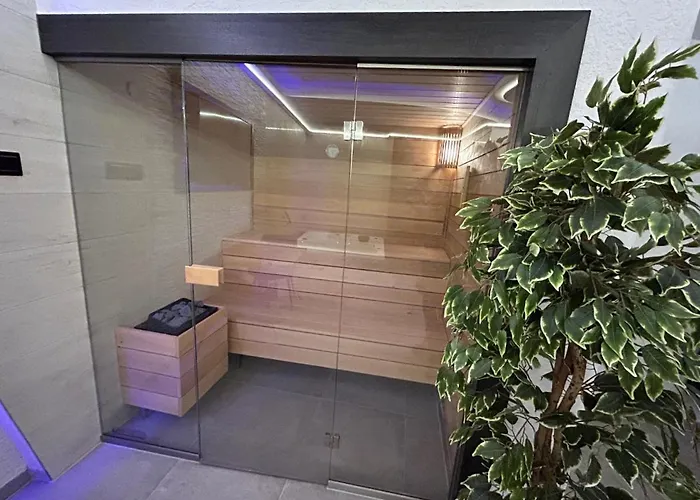 Me And 3* 뒤셀도르프